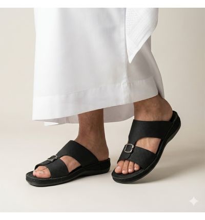 نعال جلد بنقشة