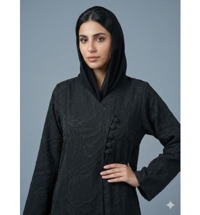 عباية يومية بقماش ناعم وأزرار جانبية