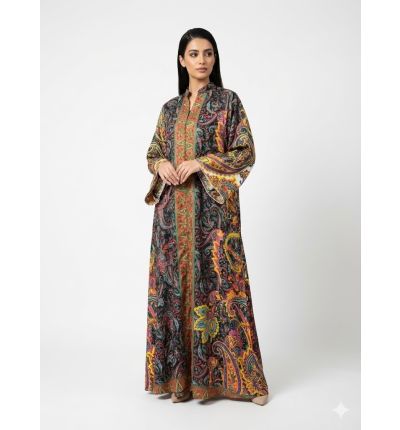 عباية فاخرة بنقشة تراثية متعددة الألوان