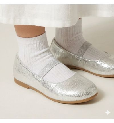 حذاء بناتي بتصميم أنيق