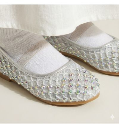 حذاء أطفال أنيق بتصميم مريح