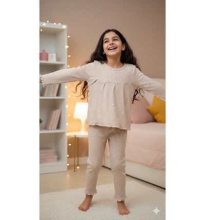 بيجاما أطفال بنقشة قلوب صغيرة – بيج Kids Pajama Set with Small Heart Print – Beige