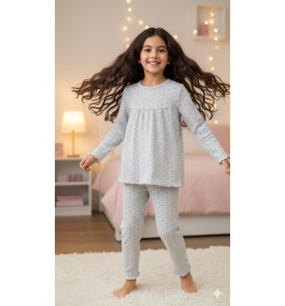 بيجاما أطفال بنقشة نقاط صغيرة – رمادي فاتح Kids Pajama Set with Small Dots – Light Grey