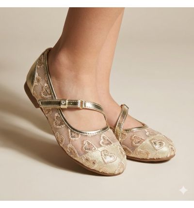 حذاء أطفال أنيق بتطريز ناعم