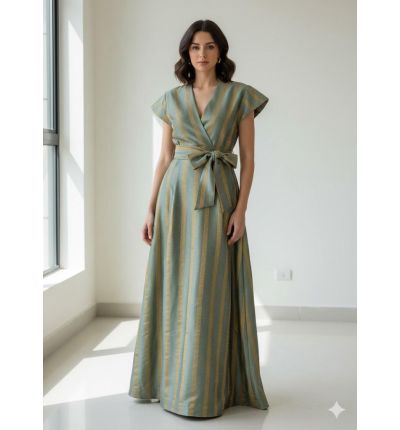 فستان طويل مخطط مع حزام